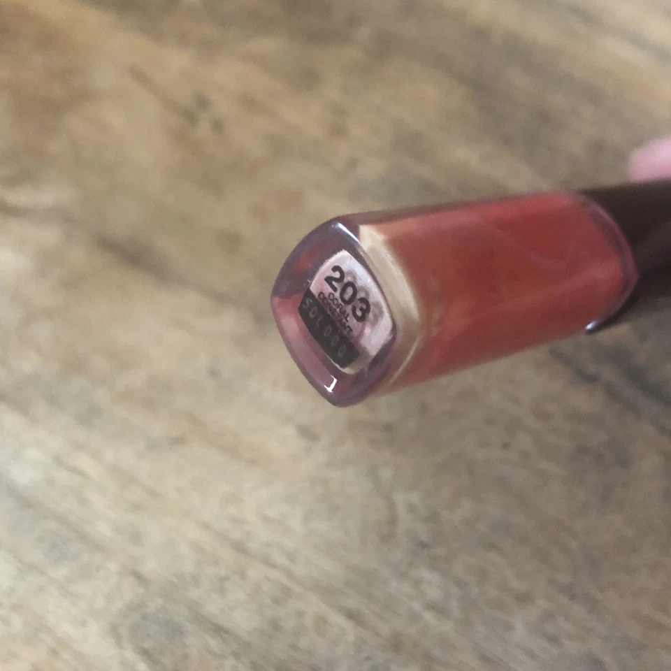 Color de labios Loreal Infalible Pro-Last 2 pasos - 203 Constant Coral Foto 3 de 4