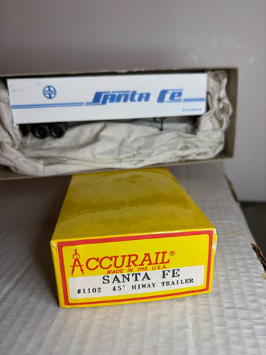 Remolque de caja Accurail #1102 Santa Fe 45' #955012 H.O.  1:87 | Zustand: Used