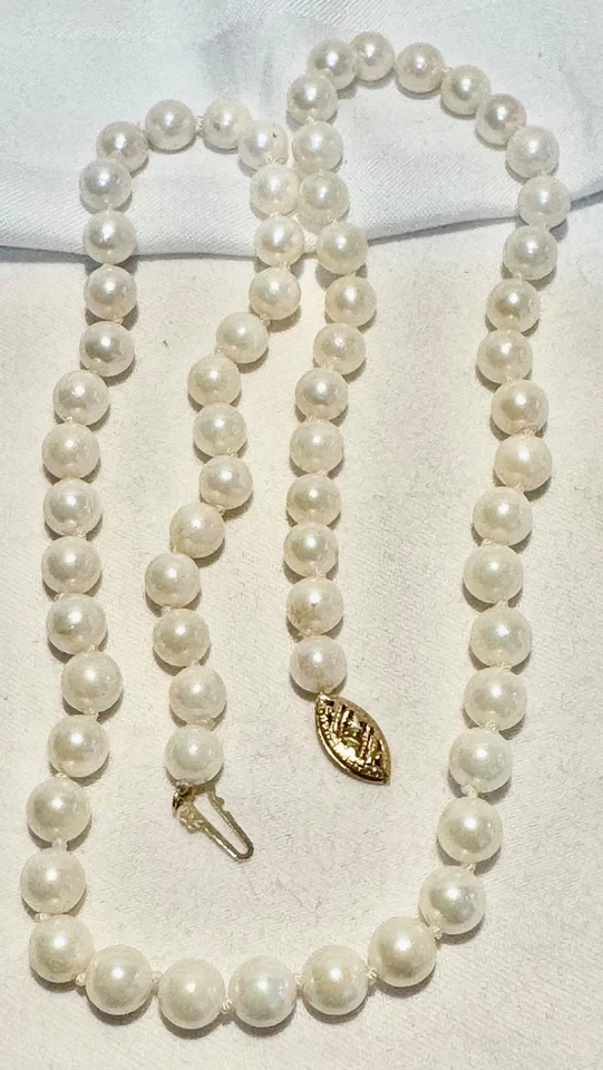 Collar vintage de perlas cultivadas crema clara con broche de oro de 14k 18" Foto 3 de 4