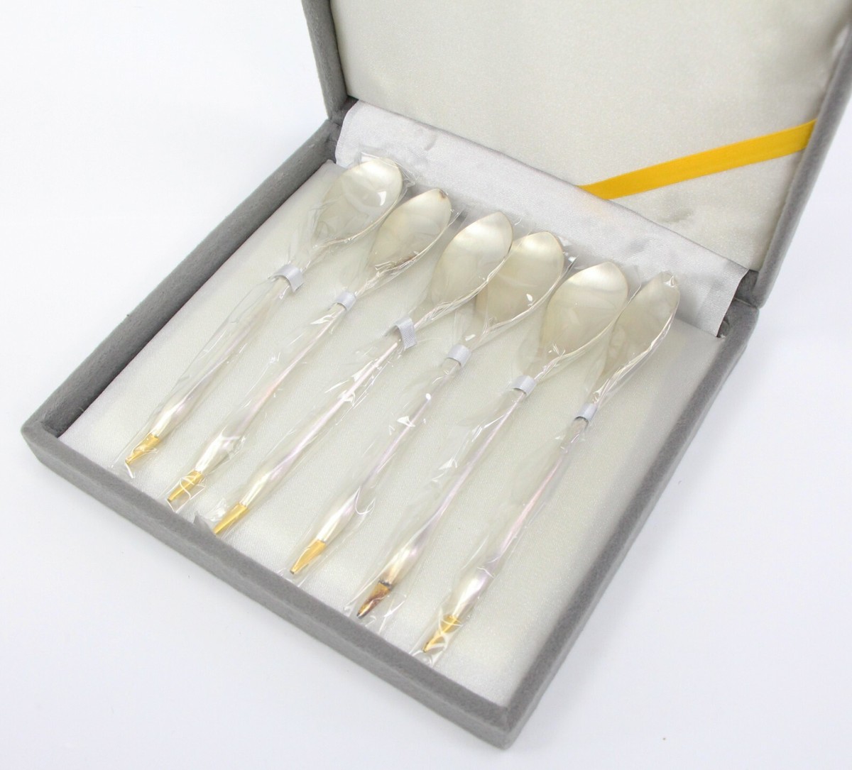 Korean AG700 Silver 6 Spoon Set Original Box 6 Piece 6 Korean AG700 Silver 6 Spoon Set Original Box 6 Piece 6