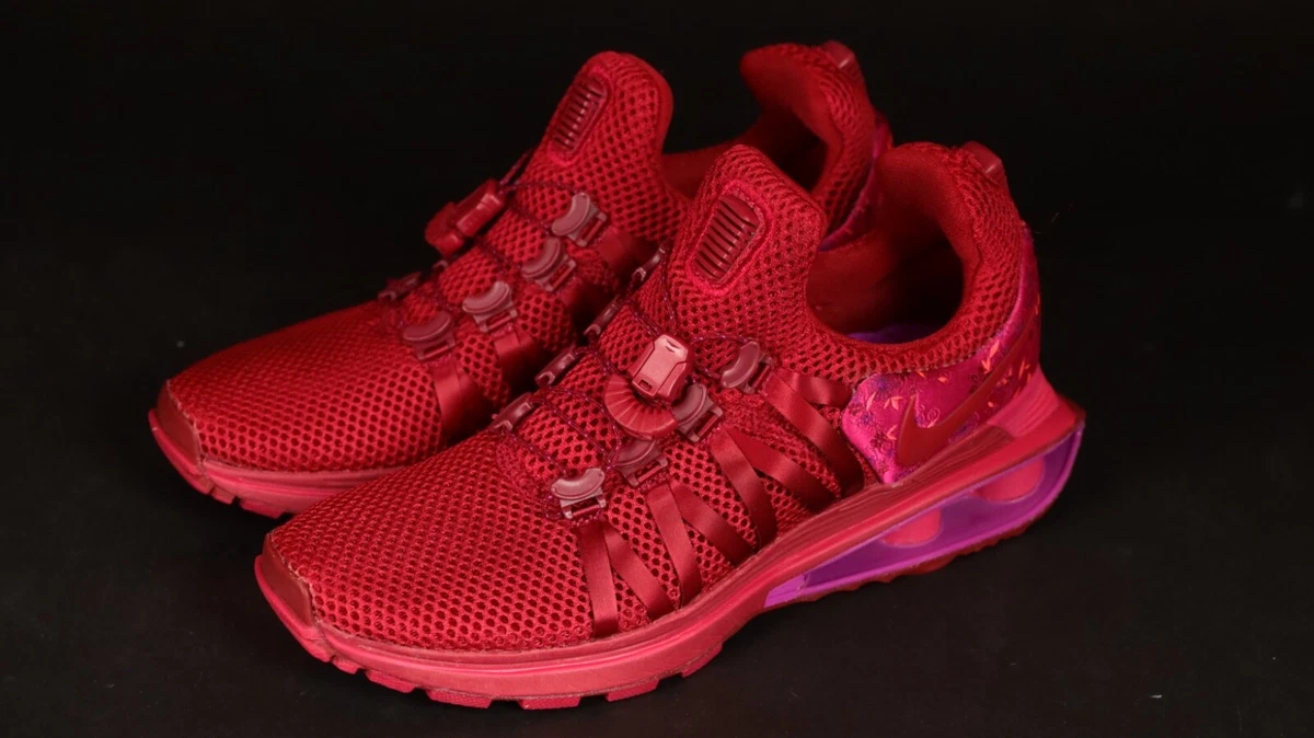 Nike shox gravity red crush deals