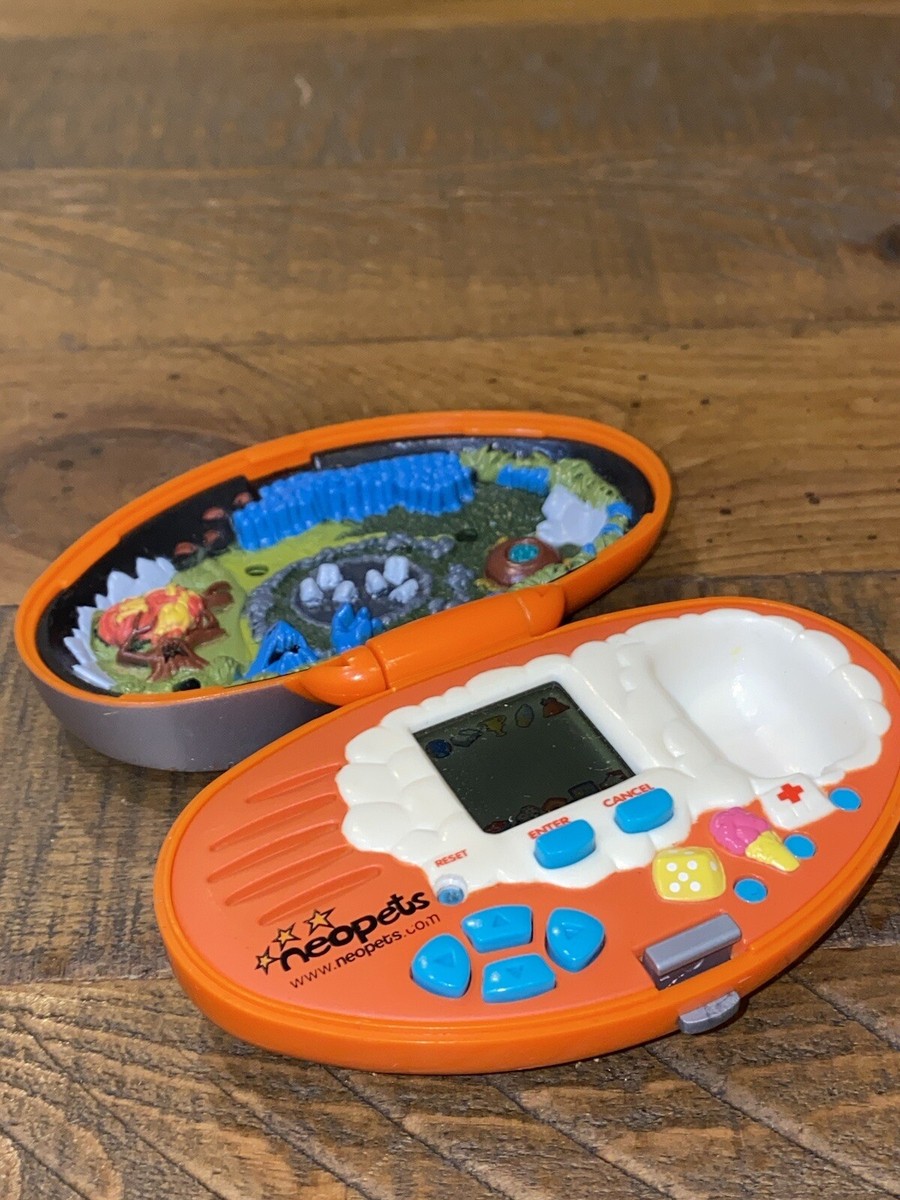 NO FIGURE Vintage Tiger Electronic 2002 Neopets Pocket Pet Kacheek