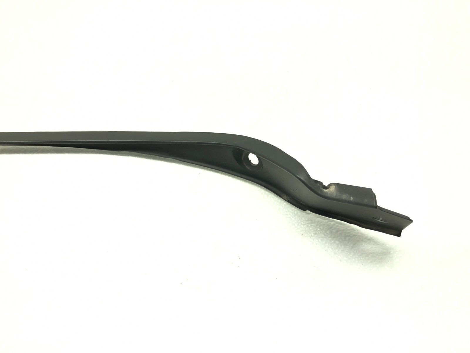 2017-2018 Maserati Levante Left Window Molding 670040328 OEM A1  