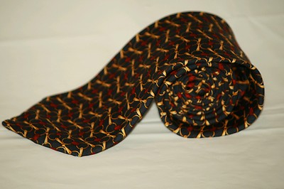 Brooks Brothers Makers All Silk Equestrian tie 60'' 3.75''