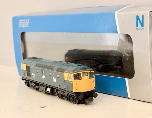 Dapol 2D-028-003 Spur N Class 26 26024 BR blau FYE & Scottie Dog Emblem | Condition: Used