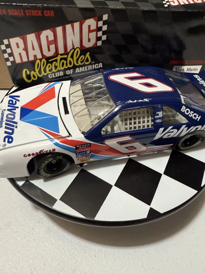 Mark Martin #6 VALVOLINE 1996 Thunderbird CWC 1/24 Nascar Diecast MINT! - Image 4 of 4