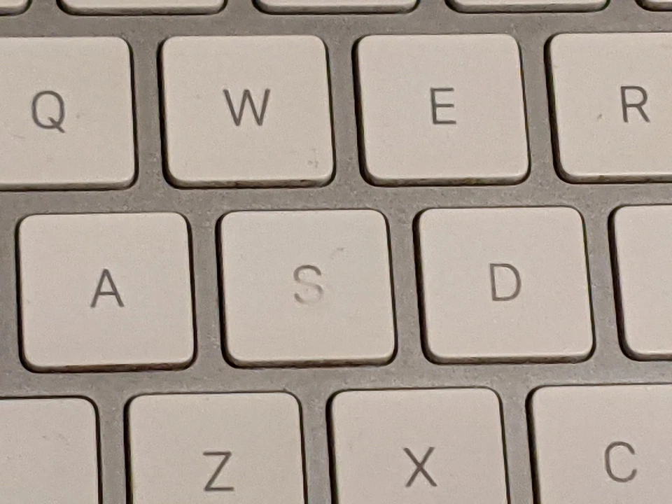 Apple Mac A1644 Wireless Keyboard and Wired Mouse For Parts/Repair - Image 2 of 4