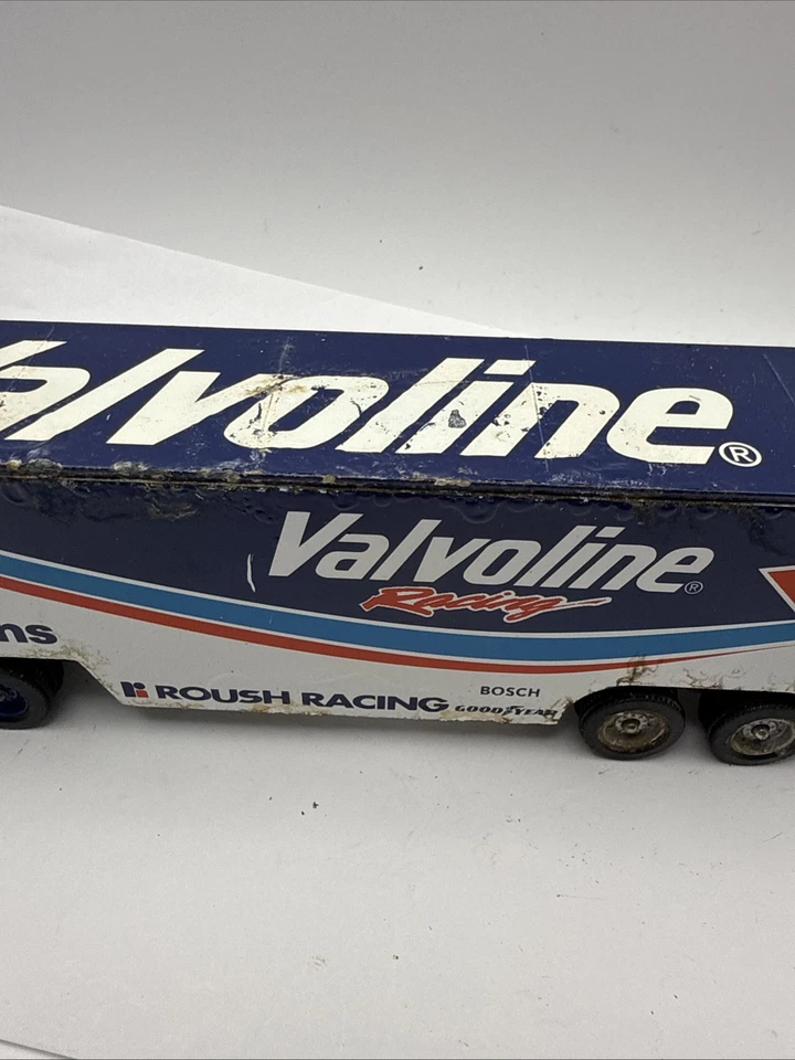 Roush Valvoline Racing Die Cast Mark Martin Cummins Semi Trailer NASCAR Racing - Image 3 of 4