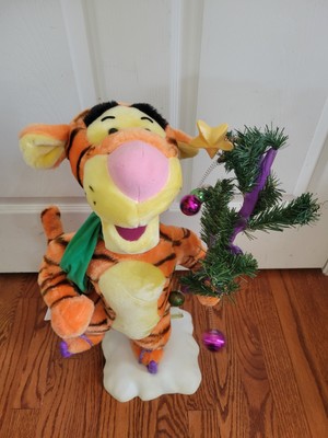 Vintage 1990s Disney Ice Skating Telco Santa Tigger Christmas Motionette 16''