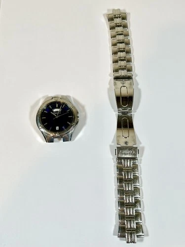 Vintage Seiko 7N43-0BH0 Men's 39mm Quartz Watch For Parts Or Repair Blue Dial