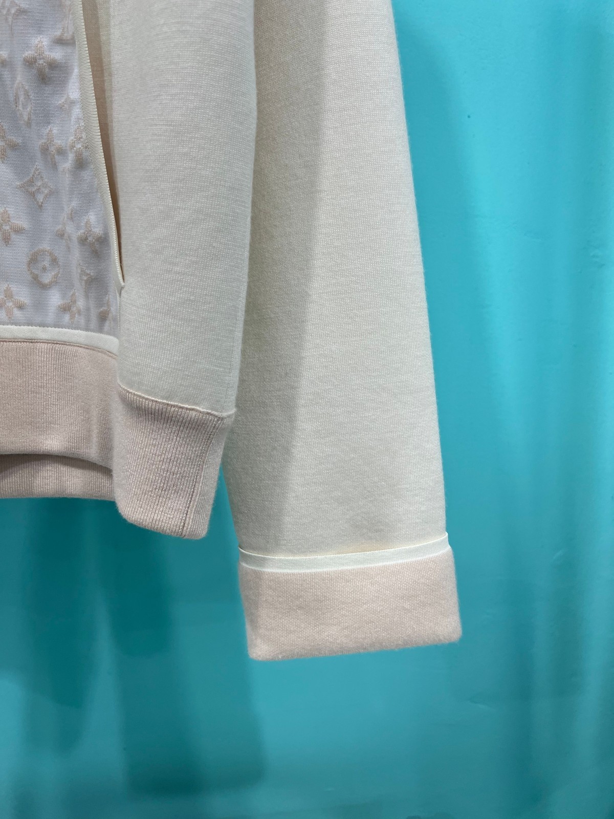 Louis Vuitton Monogram Pocket Hoodie 146274203 thumbnail 4