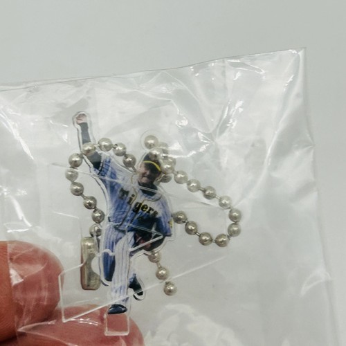 Hanshin Tigers Charm White Statue Japan Baseball Keychain Acrylic NPB Osaka NEW - Picture 8 of 13