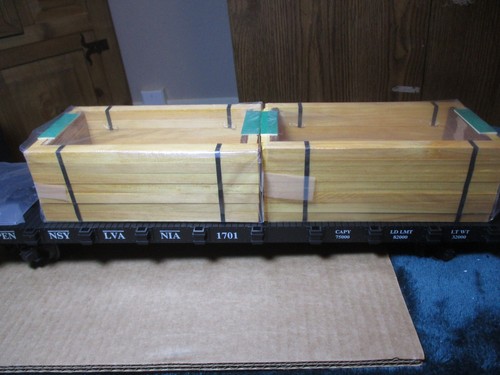 G Scale USA Trains/Charles Ro Pennsylvania Stake Flat Car W/Lumber Load NIB - Picture 7 of 9