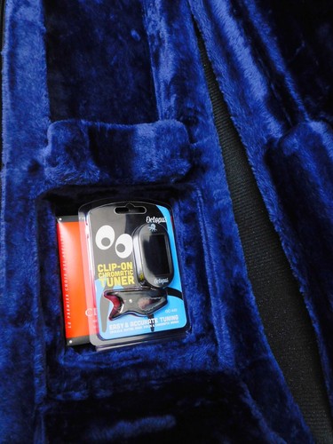 Freestyle hard foam classical guitar case- front pocket and back straps- UK shop - Picture 8 of 8