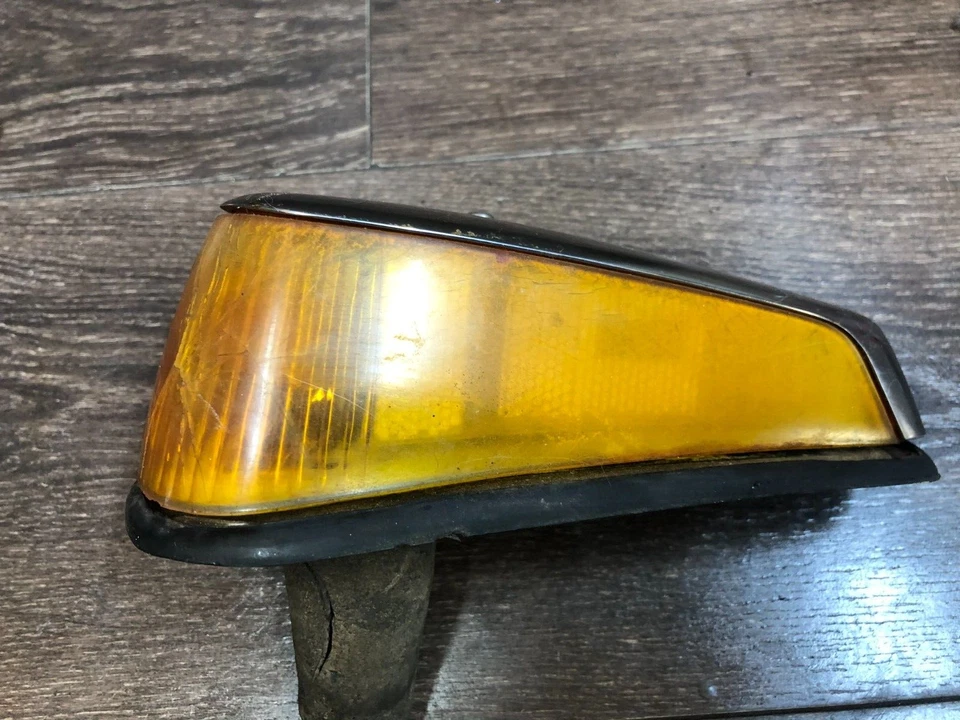 Volkswagen Beetle: 1970, 1971, 1972, 1973, 1974, 1975 - 1979, intermitente izquierdo Foto 2 de 4