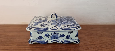 Vintage blau und weiß Blumen Porzellan handbemalt Delfter Schmuck Waschtisch Box