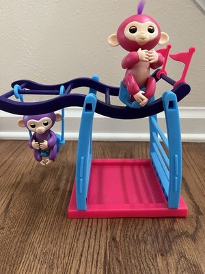 Fingerlings Monkey Bars Playset w/ 2 Large Fingerling Monkeys Pink And  Purple