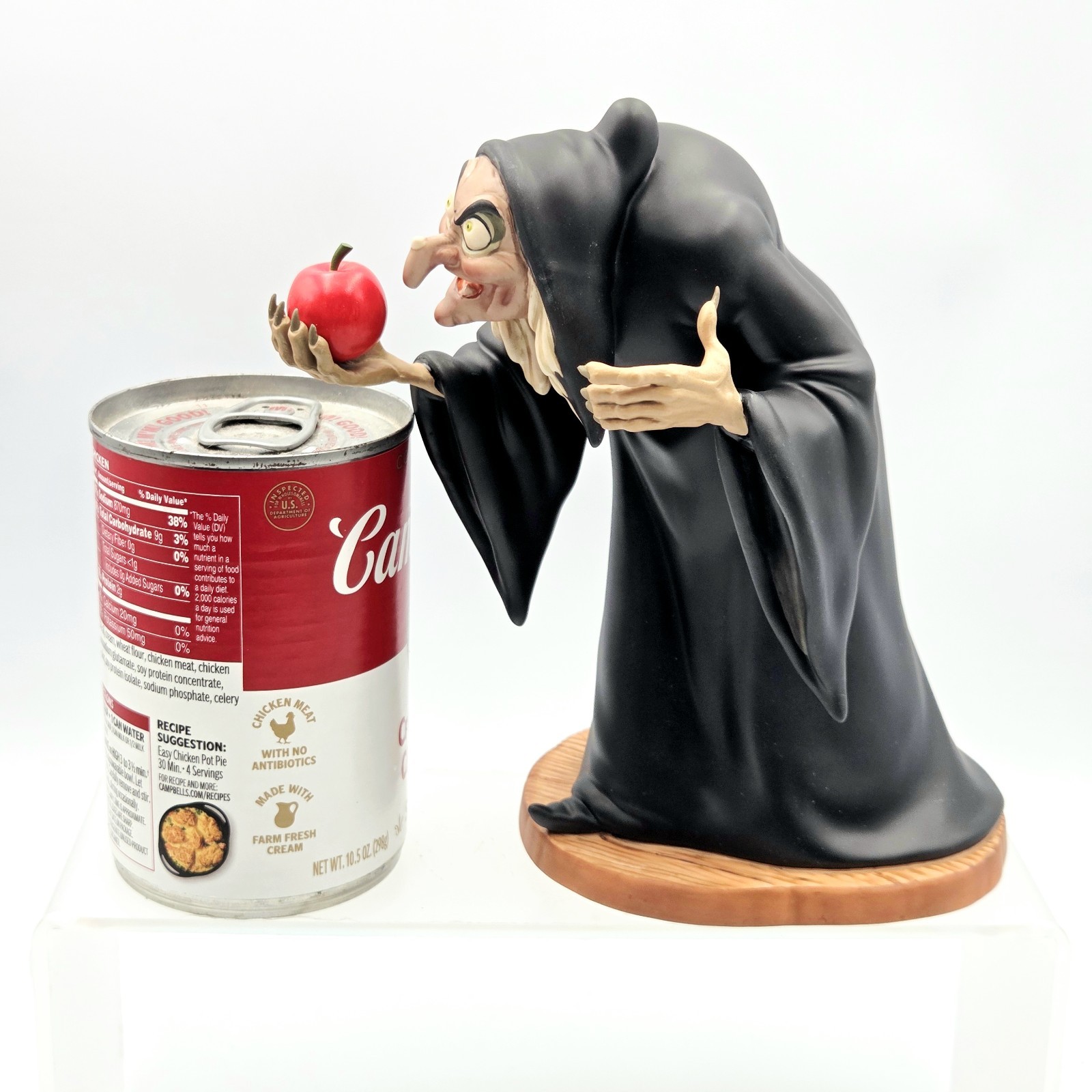 1995 Disney WDCC Snow White Old Hag Witch Take the Apple Dearie Figurine & Box