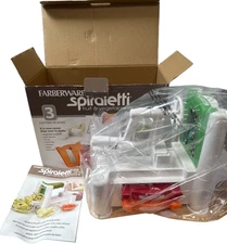 Farberware Spiral Fruit/Vegetable Slicer Spiraletti Three Cutting Blades  NIB