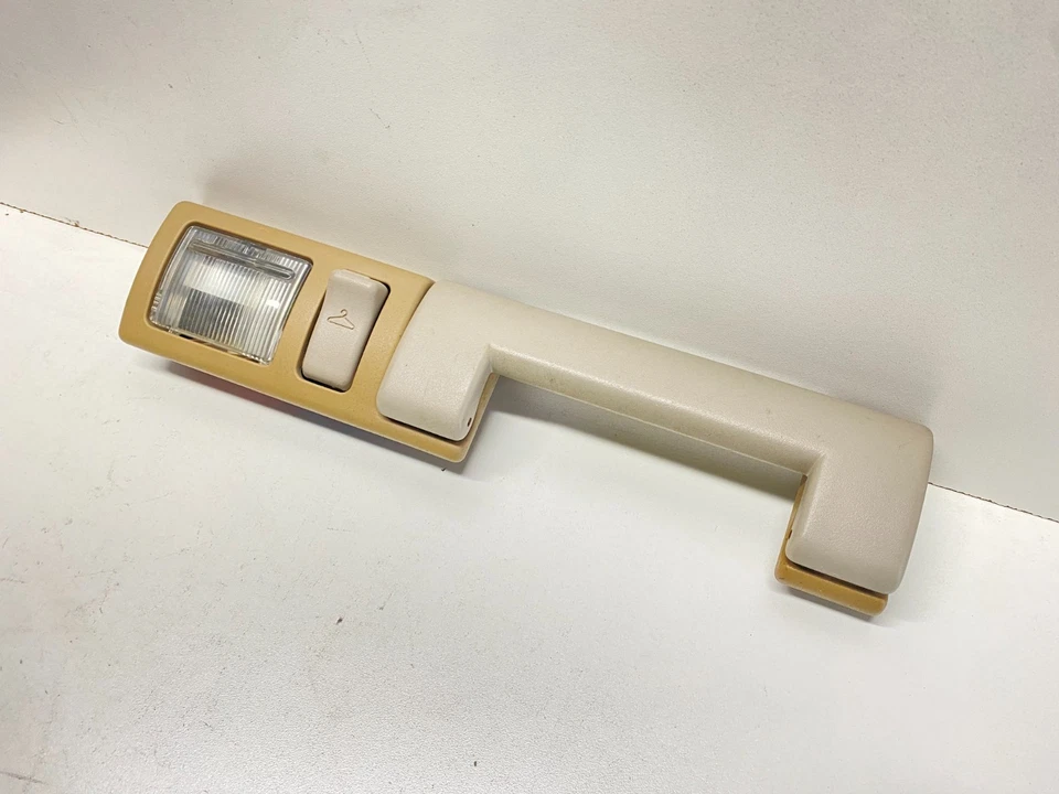 Chrysler Pacifica 2004-2006 trasera izquierda tercera fila techo domo luz con percha OEM Foto 4 de 4