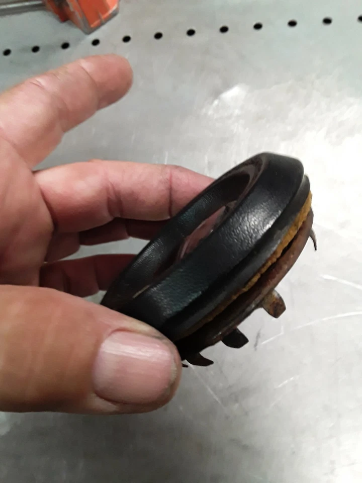 1967-1968 PLYMOUTH VIP INCLINABLE-TELESCOPIO COLUMNA DE DIRECCIÓN OEM BOCINA TAPA DODGE MOPAR Foto 2 de 4