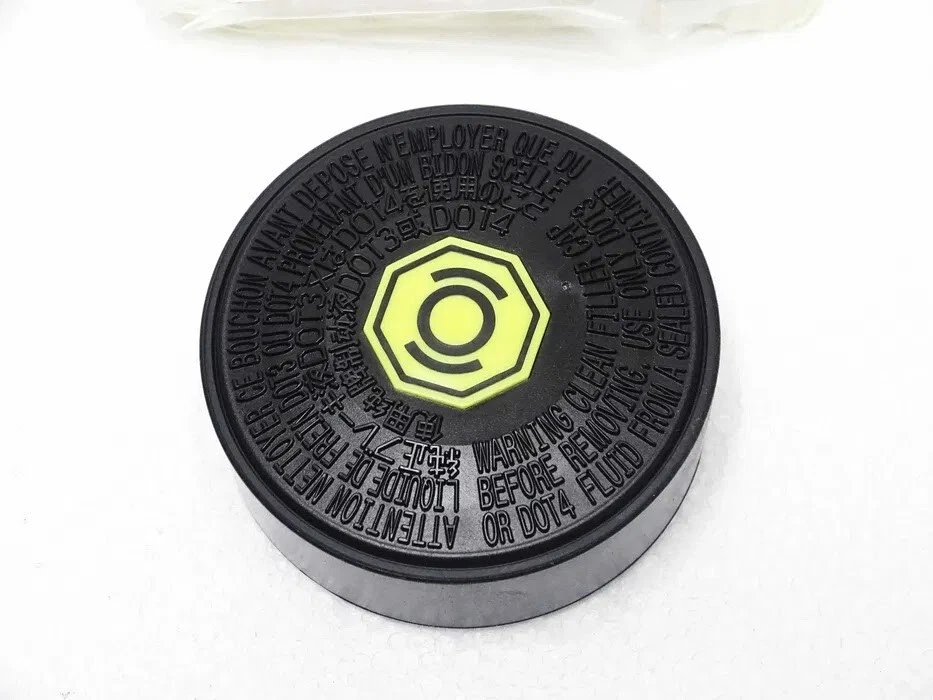 Cilindro de freno maestro depósito tapa Toyota OEM 47230-33072 para Scion Foto 4 de 4