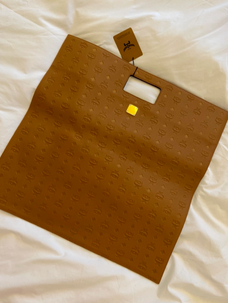 BRAND NEW w/o BOX) MCMxPHENOMENON SQUARE LARGE TOTE leather 
