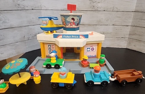 Vintage 1980 Fisher Price Little People Airport #933 plus Little People , Cars