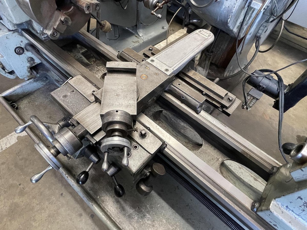 CLAUSING 5914 ENGINE LATHE 12