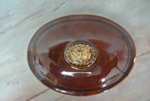 H.P. co. Ovenproof USA Brown Stoneware Covered Casserole Dish CHIP - Picture 2 of 8