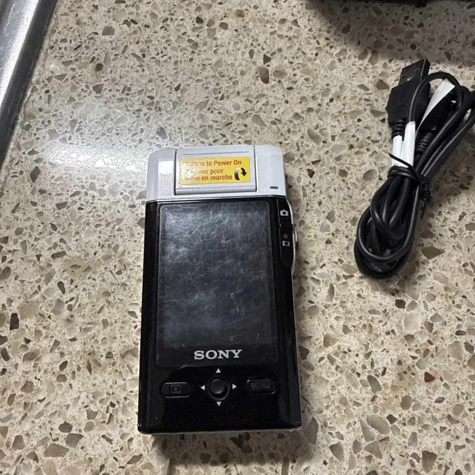 Cámara digital de bolsillo Sony MHS-PM5 HD Bloggie 360 - Probada - Blanca con batería Foto 2 de 4