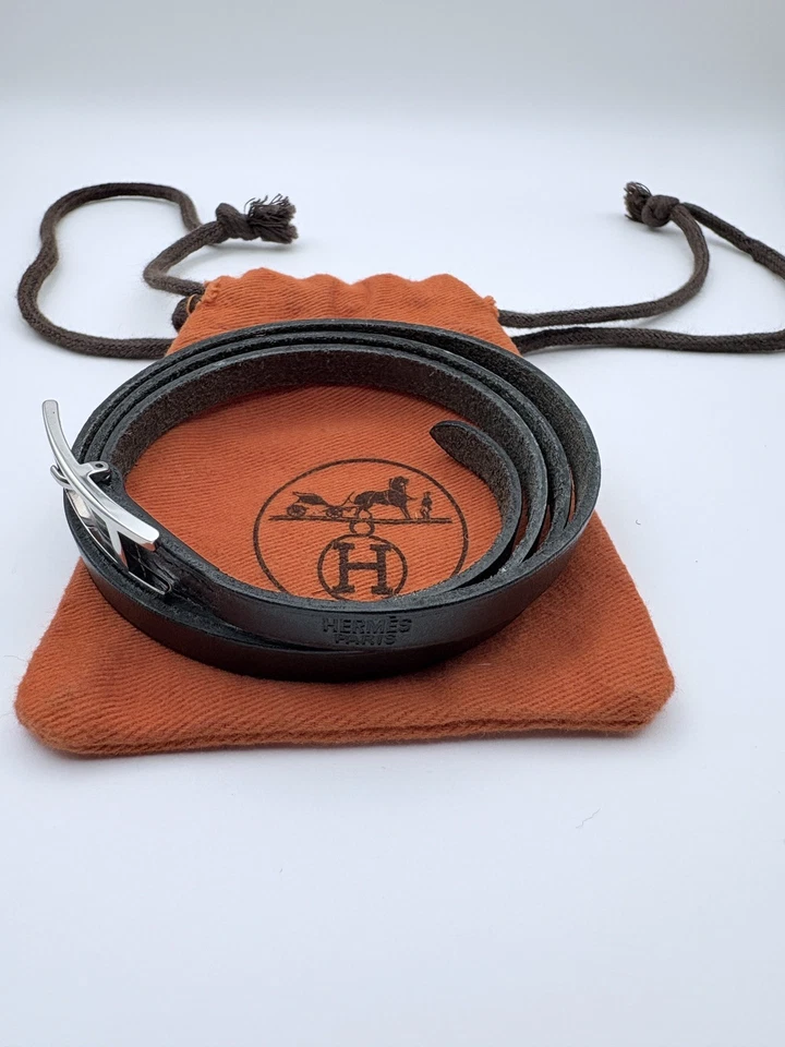 Auténtico Brazalete Hermes Api Cuero Negro Largo Envolvente Brazalete Plata H Hebilla Foto 2 de 4