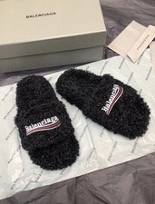 Balenciaga Men’s Slide sizes 8,9,10,11