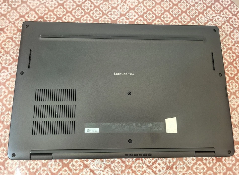 Dell Latitude 7420 · i5-1135G7 · 8GB · 256GB, foto 2 di 5