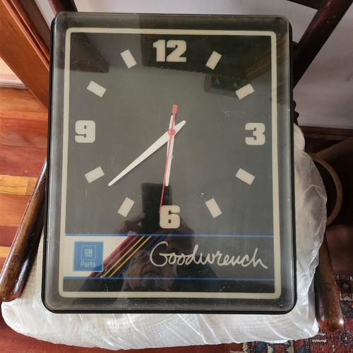 Mr. Goodwrench General Motors Dealership Lighted Clock 70’s-80’s GM Parts RARE