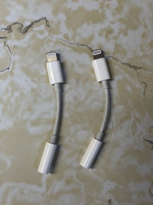 Apple Lightning to 3.5mm Headphone Jack Adapter, Set of 2