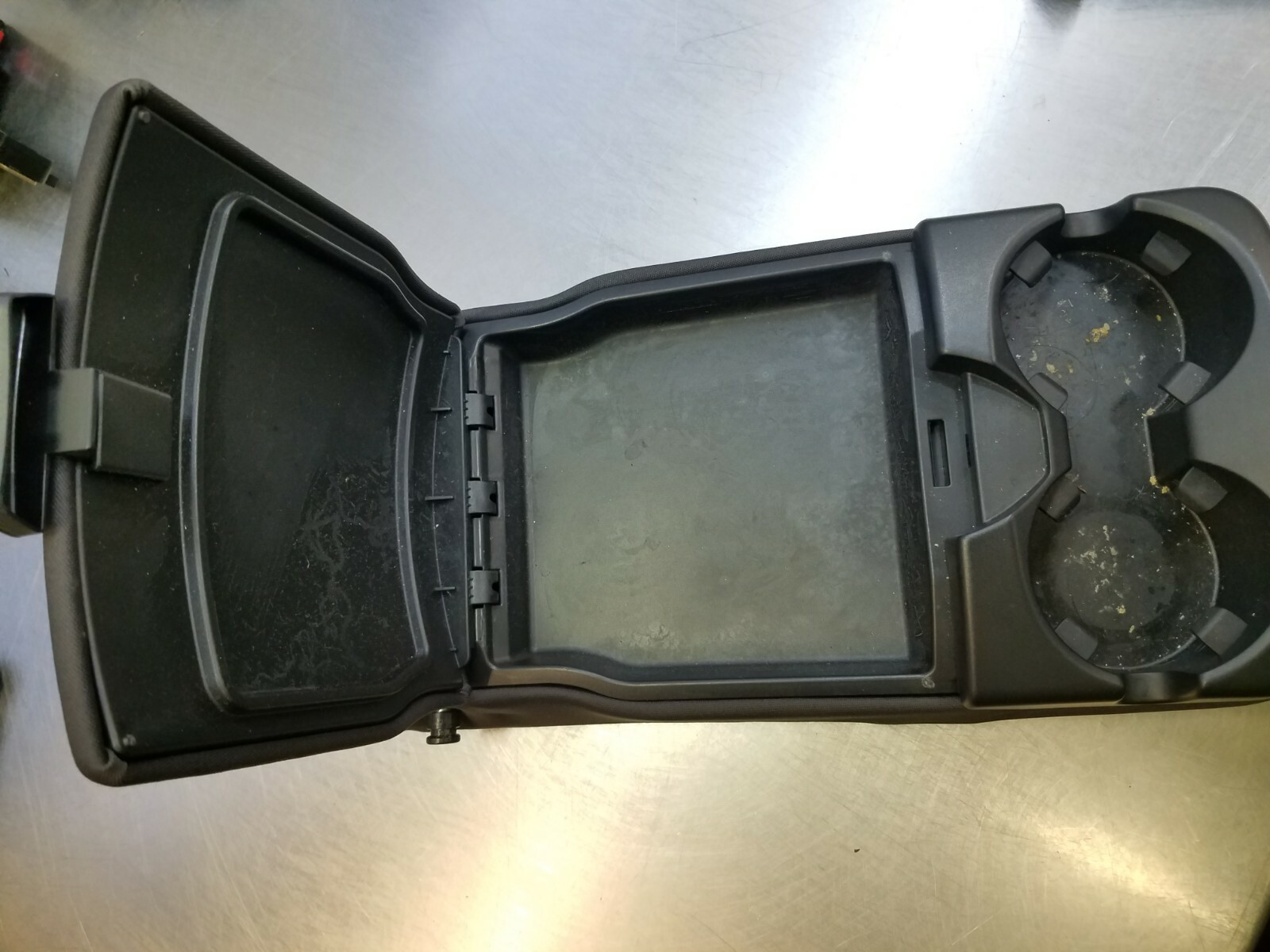 OEM VOLVO V50 04 05 06 07 08 09 1012 REAR CENTER ARM REST CUP HOLDER