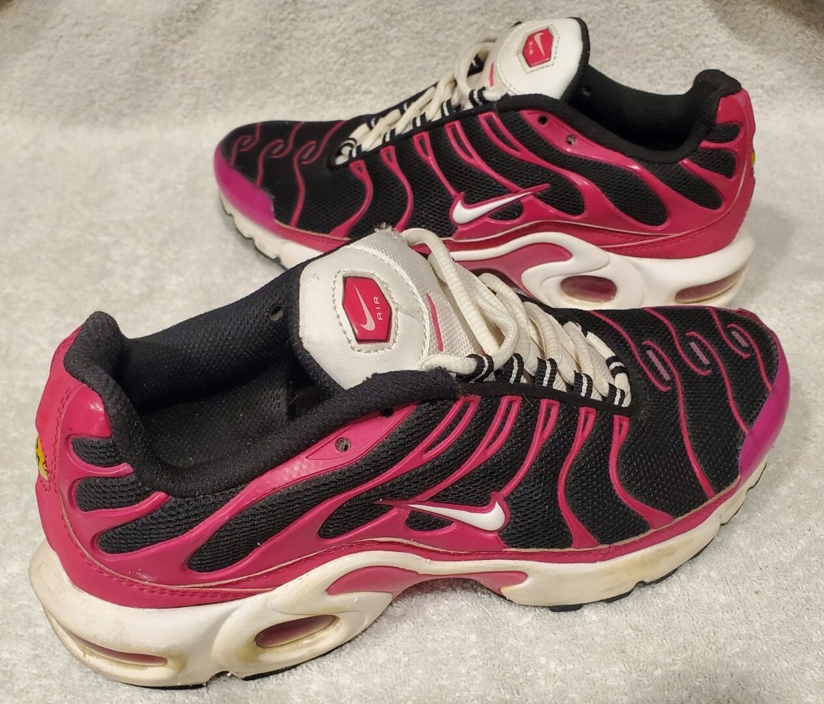 Nike Air Max Plus Girls Low Top Sneakers 7Y Black Pink Athletic