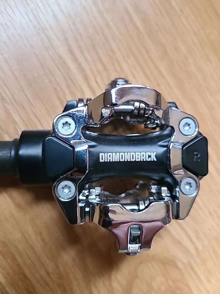 Pedal de bicicleta de montaña Diamondback Axis Clipless 67-32-611 - lado derecho sin tacos nuevo Foto 4 de 4