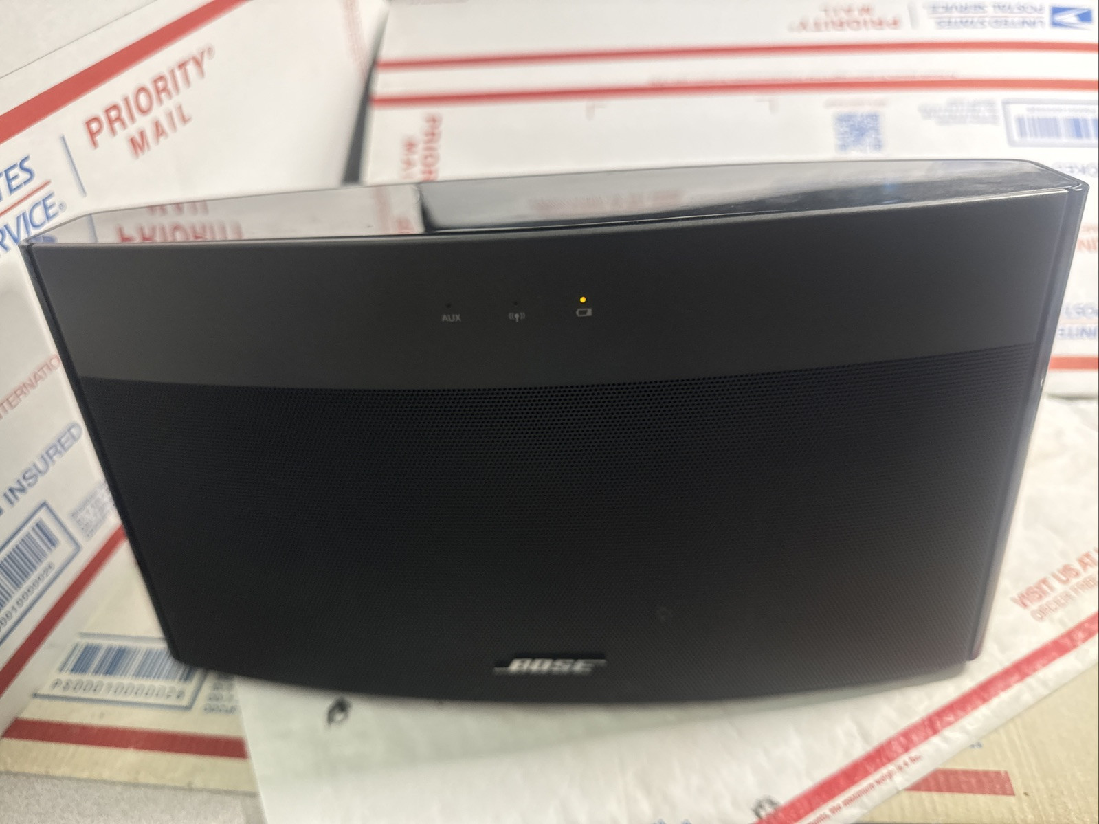 Bose SoundLink Wireless Music System-Portable  Speaker w/Aux & Used Battery