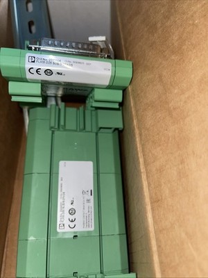 Phoenix Contact FLKM-D25, DB25 Break Out Board VARIOFACE Interface Yaskawa *NEW*