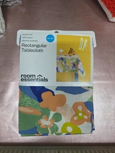 Target Room Essentials Floral Pattern Rectangular Tablecloth 60" x 104" New
