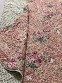 Pretty English Rose Floral Quilt 51x57 #962