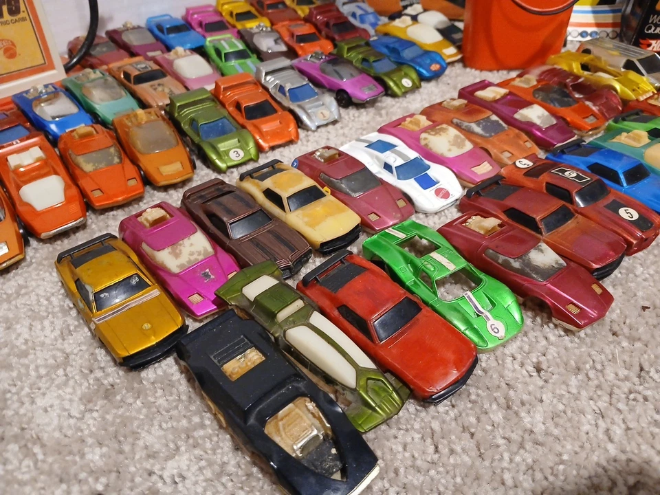 De colección Redline Hot Wheels Sizzlers 30 Coches 28 Carcasas + Artículos Máquina de Jugos Foto 2 de 4