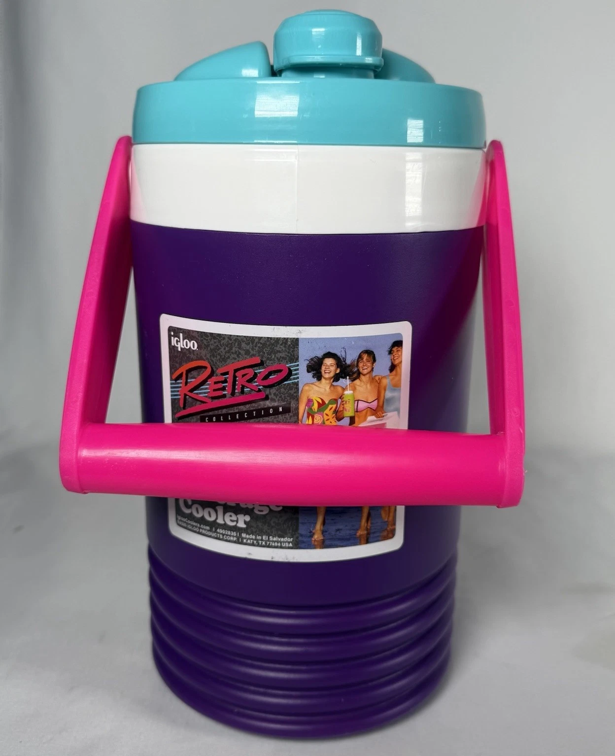Igloo Retro Collection 80’s-90’s Purple Body Beverage Cooler 1/2 Gallon Legend
Opens in a new window