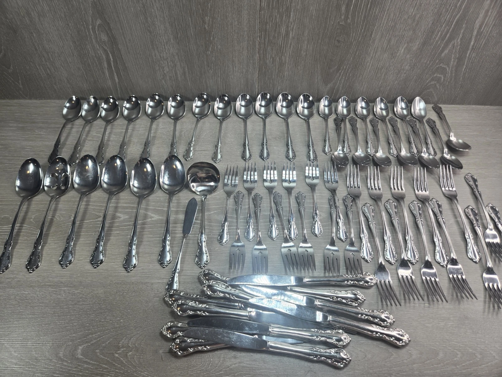 Oneida Profile Stainless St Louis Set Lot Of 70 Serving Fork Spoon Knives