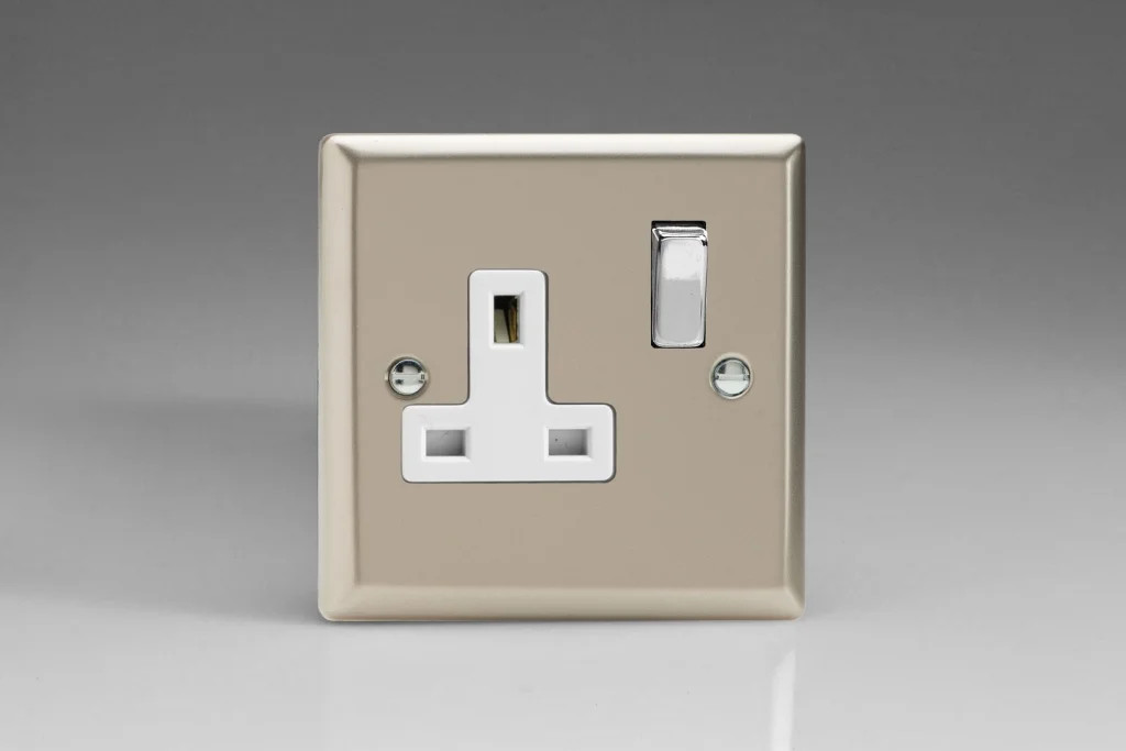 13A Socket Satin 2 Pole Classic + Chrome/White Insert Varilight XN4DW