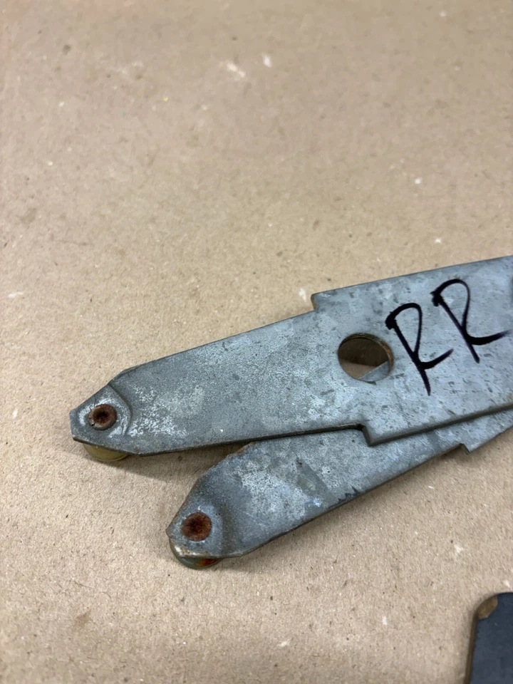 1964-1967 Oldsmobile Cutlass F-85 Vista Cruiser 4dr right rear window regulator - Image 2 of 4