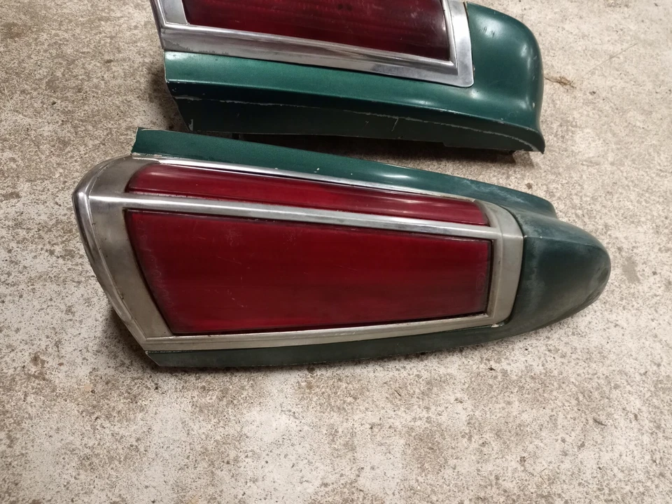 Luces traseras Ford LTD II 1977-1979 luz intermitente freno izquierdo y derecho Foto 3 de 4