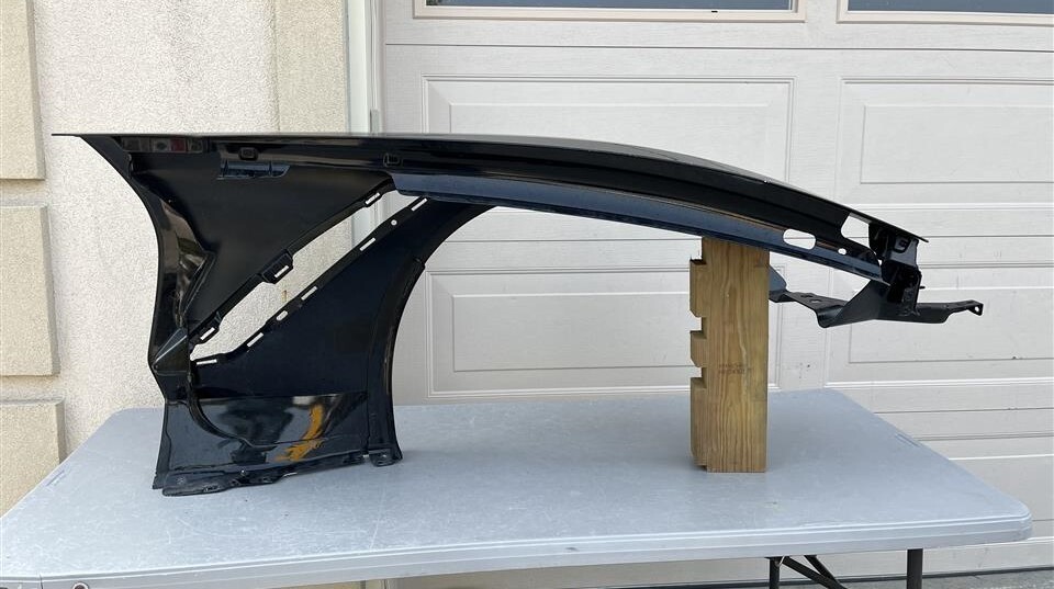 2016-2019 16 17 18 19 Chevrolet Corvette ZR1 Left Hand Fender OEM